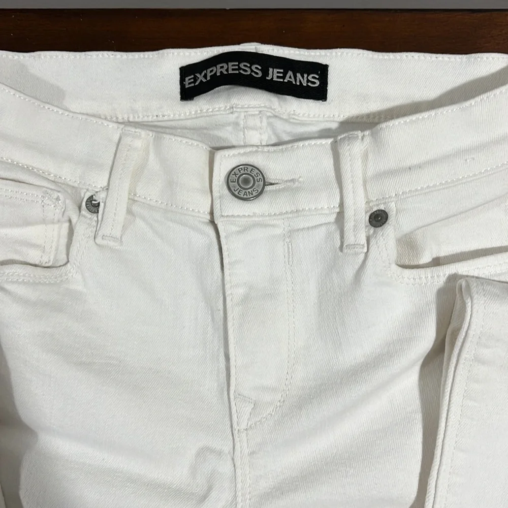 Women’s White Express Jeans - Picture 2 of 6